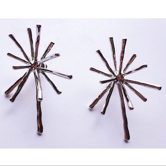 Boutique Jewelry - Sunburst Pierced Earrings Metal Lightweight Silver